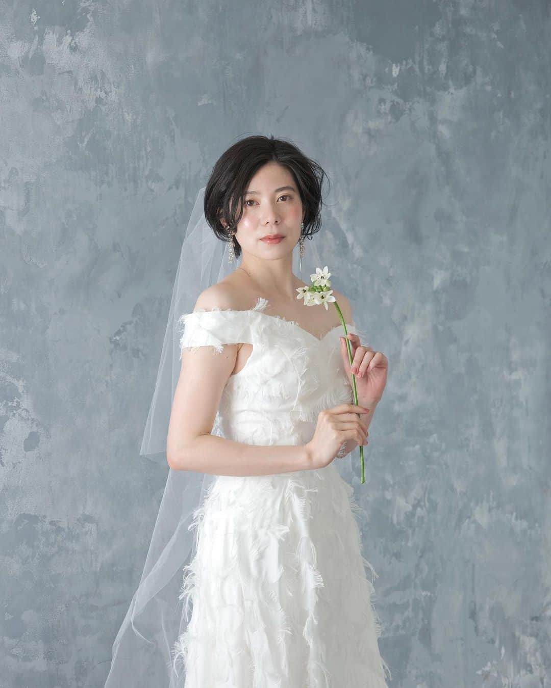 桜木梨奈さんのインスタグラム写真 - (桜木梨奈Instagram)「portrait【Wedding】  Harukaちゃんのウェディングhiar&make作品集🎨👰🏻‍♀️💄💖  theme：オトナKawaii♡  hiar & make @haruka___611 💄💕  photographer @photographer_kenjiueta 📸✨  お気に入り写真が多すぎて、まだ少し続きます❣️笑  #wedding #weddingdress #weddingmakeup #weddingphotography #weddinghair #shorthair #weddingmodel #model #portrait #works #kawaii #大人かわいい #lovelywedding #lovelymakeup」5月14日 19時18分 - rina_sakuragi