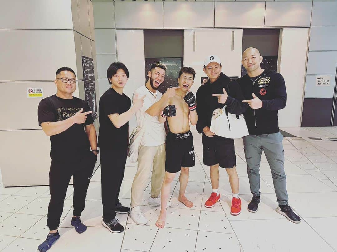 高谷裕之さんのインスタグラム写真 - (高谷裕之Instagram)「GRACHANルーキーズカップ準決勝 鈴木崇矢は危なげなく1R TKO勝利😁 応援ありがとうございました‼️ #grachan #ルーキーズカップ  #exfight」5月14日 19時24分 - takaya.evilfist