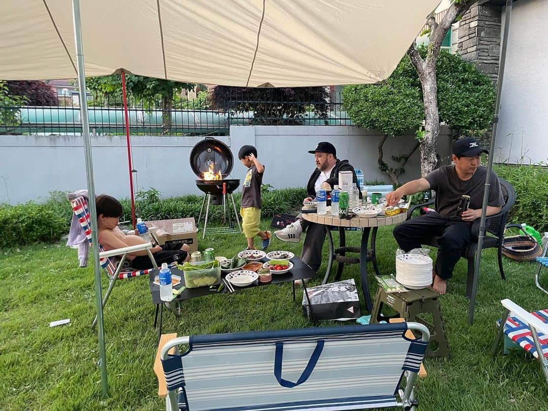 サム・ハミントンのインスタグラム：「연희동 캠핑 Camping in Yeonhuidong」