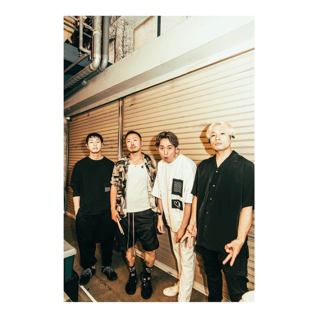 HIDEさんのインスタグラム写真 - (HIDEInstagram)「The BONEZ 10周年おめでとうございます！ ツアー無事完走できますように🔥 次は名古屋で会いましょう♪」5月14日 19時59分 - noisemaker_hide