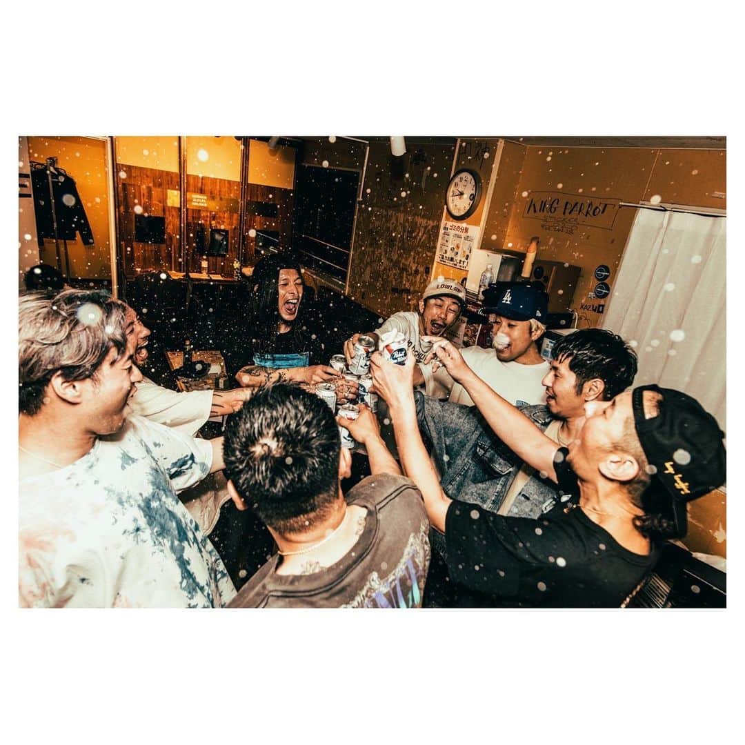 HIDEのインスタグラム：「The BONEZ 10周年おめでとうございます！ ツアー無事完走できますように🔥 次は名古屋で会いましょう♪」