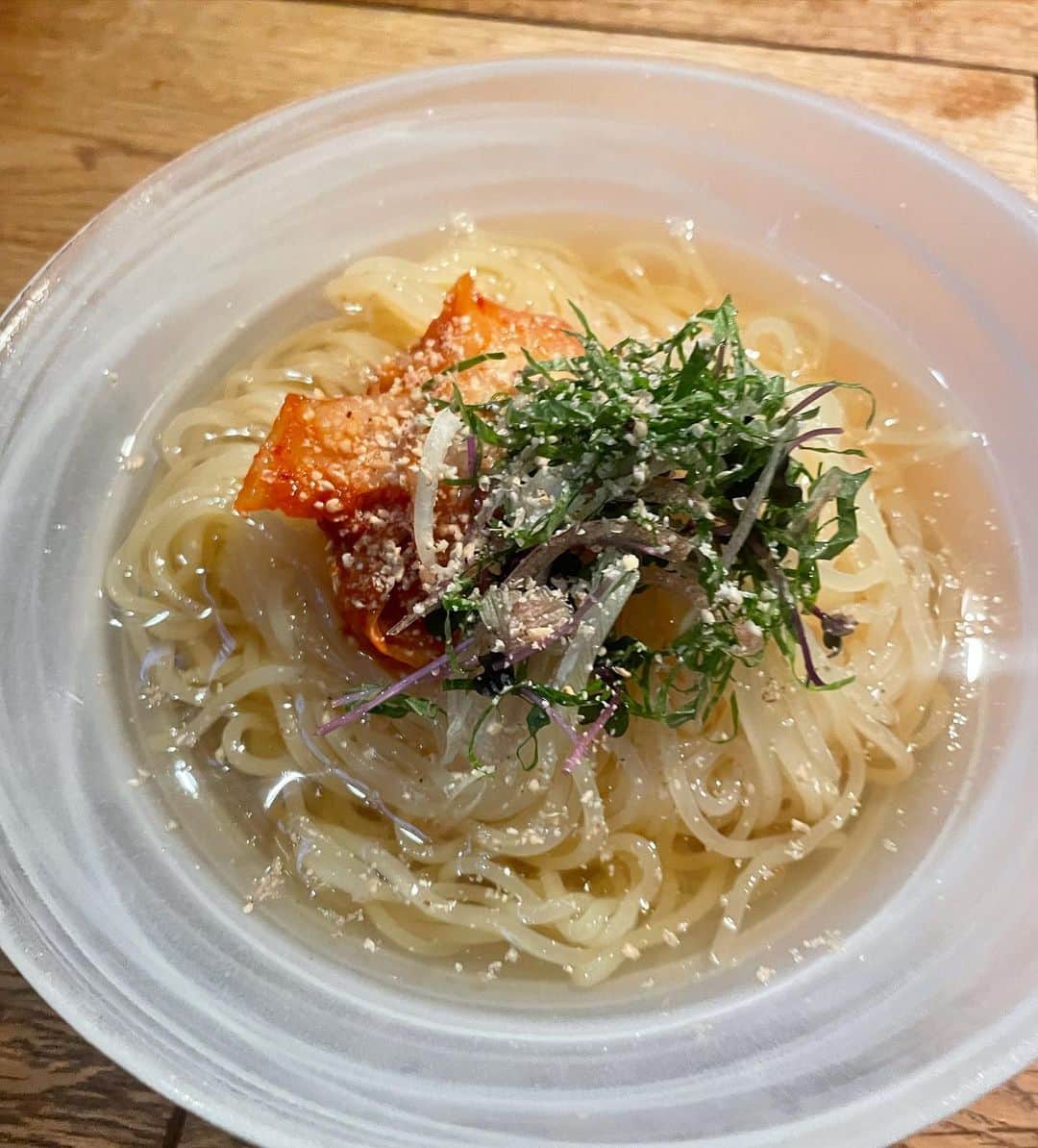 生形由佳さんのインスタグラム写真 - (生形由佳Instagram)「・ 立川にある @yoshioka.taichi_  へ 両親と行ってきました☺️  贅沢な肉寿司~ 見た目がとにかく美しい、、！ 美味しすぎて口角上がりっぱなしでした🫣笑 ・炙りトロ ・ロース ・タン  焼肉もどれも最高に美味しかった！ ・ネギタン・ランプ・イチボは片面焼でいただきました🥢  〆の豚骨ラーメンと冷麺もとっても美味しくて 終始幸せでした🍜  店内は落ち着いたお洒落な雰囲気で 大切な記念日や、ゆったり家族でディナーなど 様々な場面でおすすめなお店です🌛  #立川グルメ  #立川ディナー」5月14日 19時59分 - yuka.ub