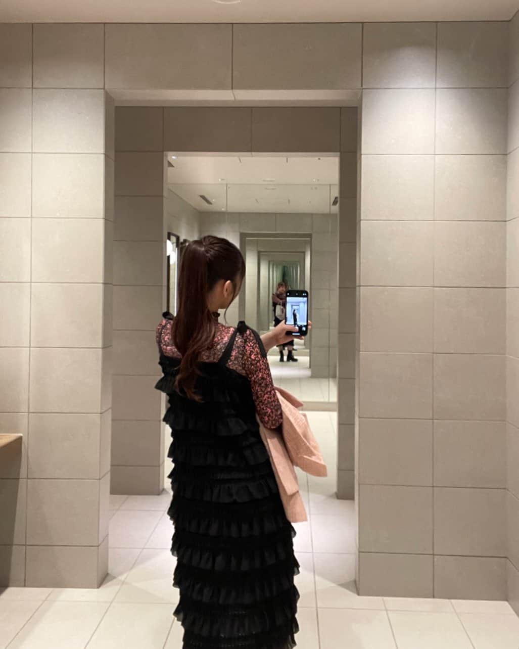 のインスタグラム：「ポニーテール👱‍♀️♡」
