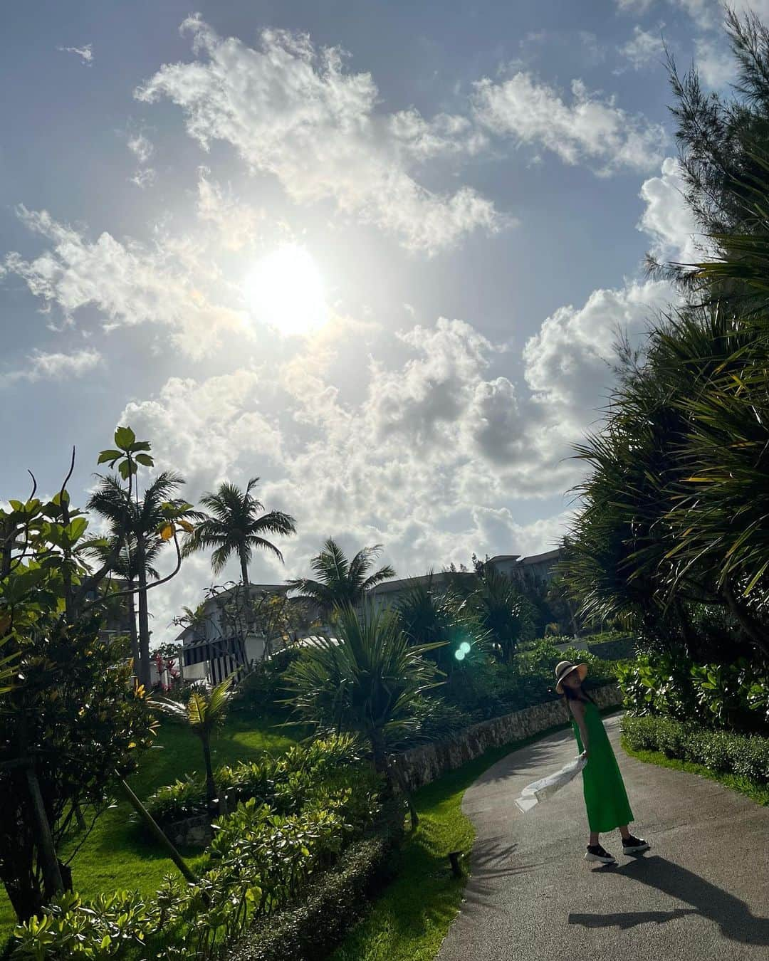 市野瀬瞳さんのインスタグラム写真 - (市野瀬瞳Instagram)「い〜あんべ〜🏝🫧 (沖縄方言で気持ちいい☺︎) ・ #沖縄旅行 #沖縄旅行記 #ハレクラニ沖縄 #市野瀬瞳」5月14日 20時25分 - hitomi_ichinose1225