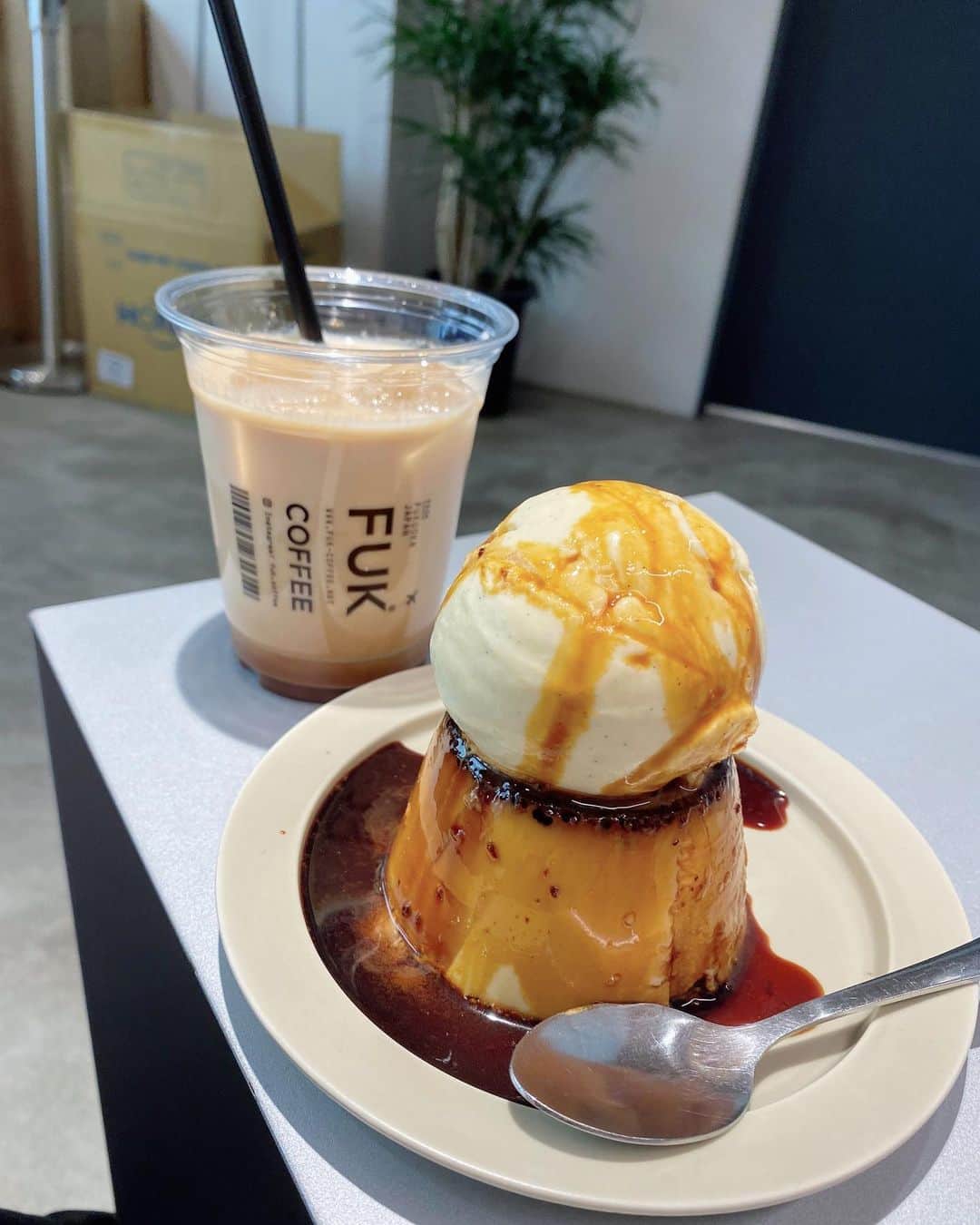 田中伊桜莉さんのインスタグラム写真 - (田中伊桜莉Instagram)「🍮🍨🤍  とってもとっても美味しかった~  ずっと行ってみたかったの!!✨  #fukcoffee」5月14日 20時38分 - iori_hkt48
