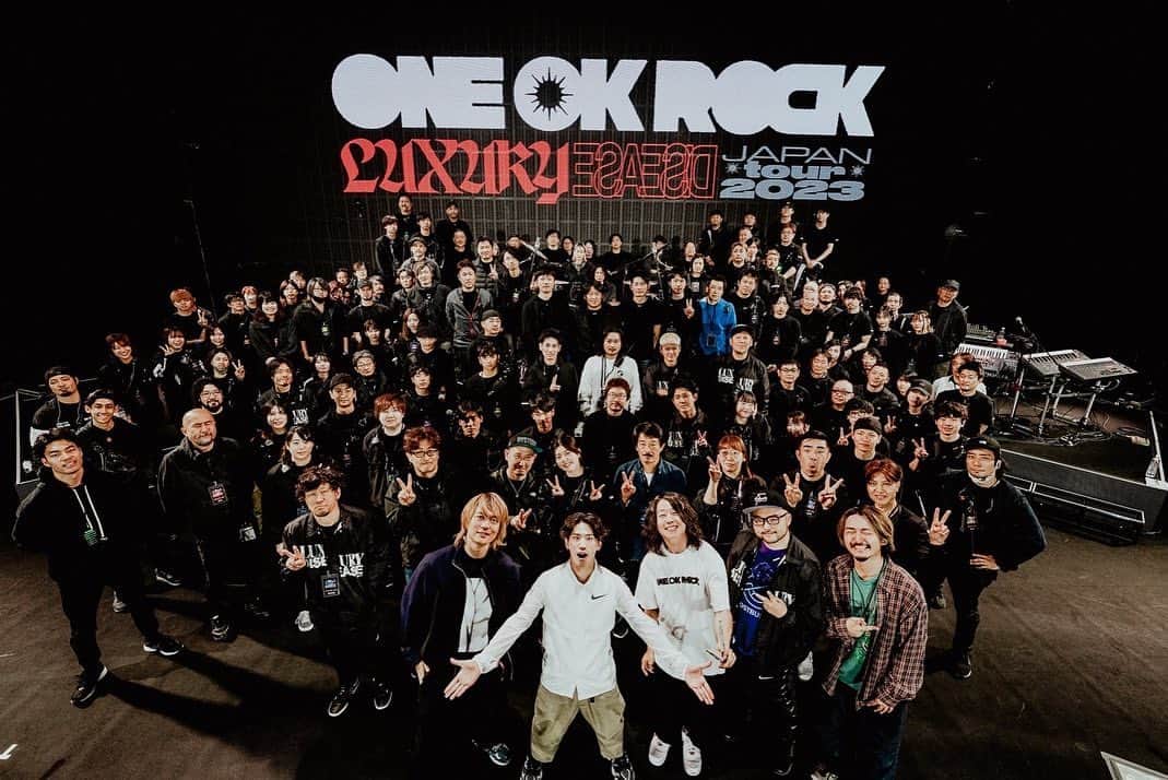 Taka のインスタグラム：「ついにドームツアーが終わってしまった、、、寂しいけどやり切った感はすごく強い。 また必ずパワーアップして帰ってくるからね！来てくれたみんな本当にありがとう😊 @ruihashimoto」