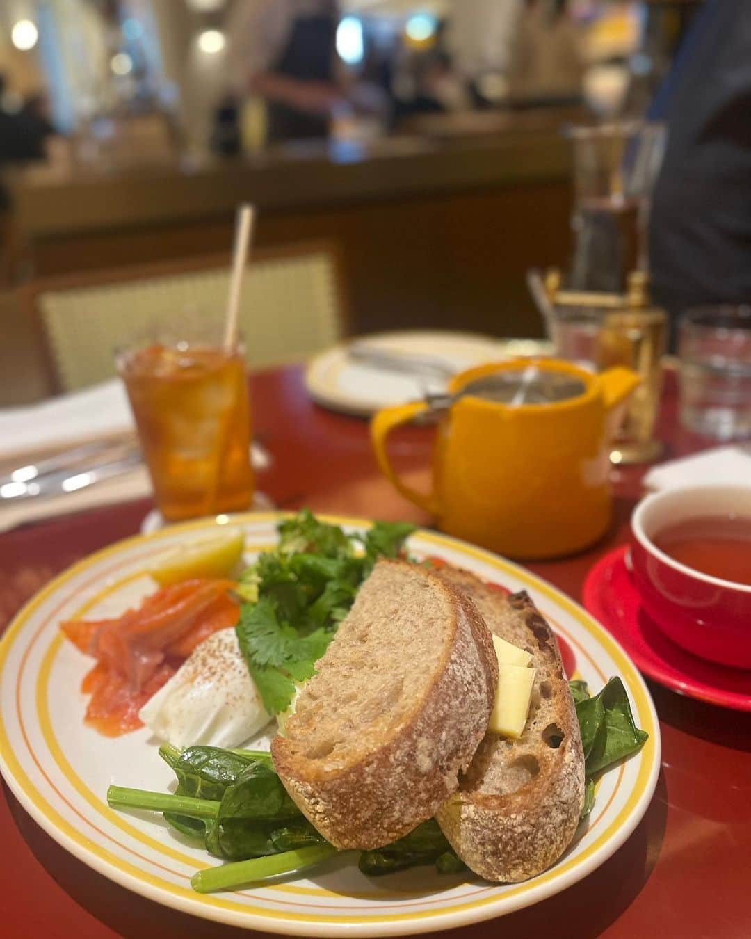 MOEさんのインスタグラム写真 - (MOEInstagram)「@billsjapan  アボガドトースト美味しかったなぁ🥑🍞 パクチー盛り盛り🤭  お休みの日も早起きして朝活すると一日をとても有意義に過ごせた気持ちになります◡̈🫰🏻  良き休日でした💚🤍✨  #ビルズ #朝食 #朝活 #モーニング巡り #早起き習慣 #アボカドトースト #リコッタパンケーキ #大阪モーニング #大阪グルメ  #bills #billsjapan #breakfast」5月14日 20時38分 - m0e_1i7_