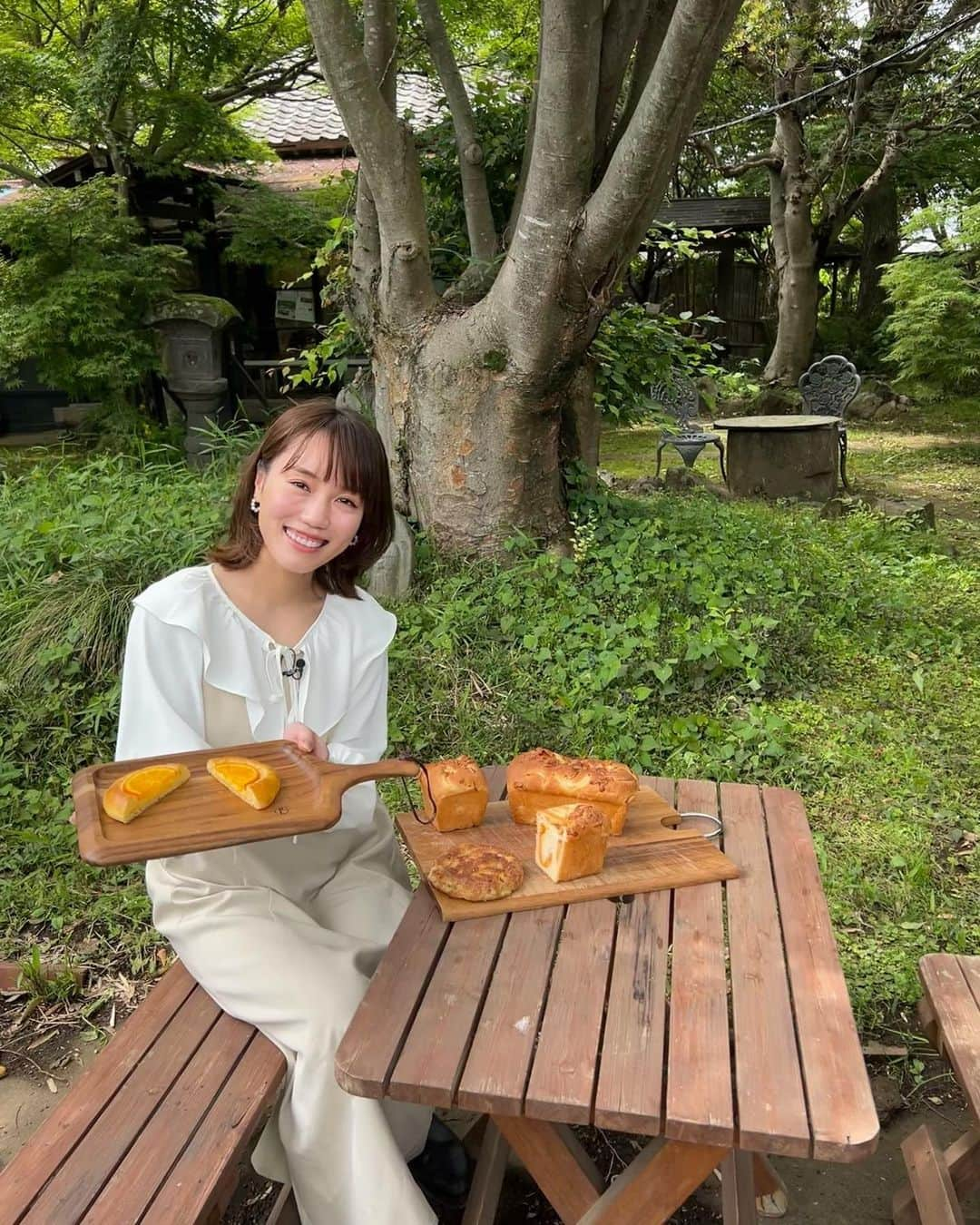 中矢邦子さんのインスタグラム写真 - (中矢邦子Instagram)「・ きょうはロケで古民家パン屋さんに🍞  素敵なお庭で体に優しい原材料を 使った美味しいパンを頂きました！  柔らかく穏やかな空気が流れています🍃  #パン工房minori #古民家リノベーション」5月14日 20時39分 - kuniko_nakaya