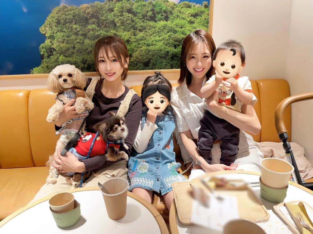 七瀬美月さんのインスタグラム写真 - (七瀬美月Instagram)「まったり時間で癒された🥰🤭💕💕幸せな時間でした☔️🪷  雨の日のcafe🪅☕️☕︎︎‎𓂃 𓈒𓏸  雨で前髪🤣🤣🤣  #チョコレート屋さん#中目黒dogcafe #中目黒#グリーンビーントゥバーチョコレート  #dogcafe#エクレア#チョコレート#cafe巡り #中目黒カフェ」5月14日 20時39分 - yskwask1114