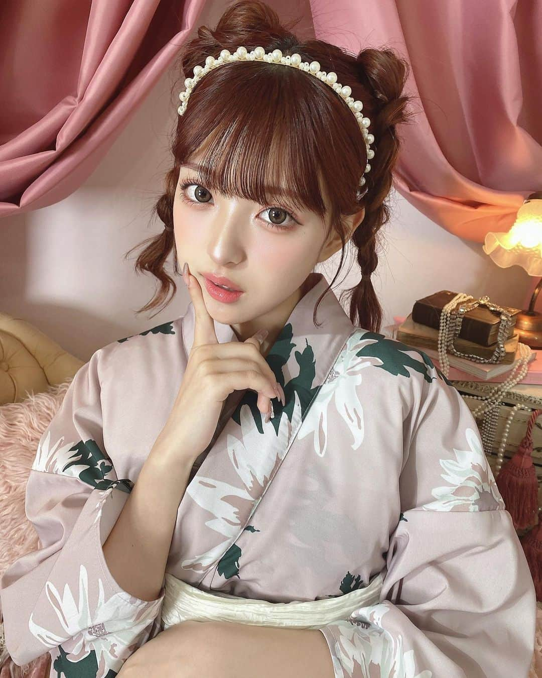 LARMEさんのインスタグラム写真 - (LARMEInstagram)「🎀 𝙋 𝙍 𝙀 𝙎 𝙀 𝙉 𝙏   LARME 056オフショット🤍 《MINAMIちゃん》の  サイン入りチェキを  2名様にプレゼント📷🤍  ┈┈┈┈┈┈┈┈┈┈┈┈┈    𓊆  応募方法 𓊇  ① @larmemagazine をフォロー  ② 本投稿にいいね    🤍抽選対象は𓊆 公開アカウントのみ 𓊇となります。    コメントをすると当選確率が  アップするかも...？💌 💭   𓊆  期間 𓊇  5/14(日)〜5/21(日)23:59まで   ┈┈┈┈┈┈┈┈┈┈┈┈┈   【✉️当選者へのご連絡】  @larmemagazine より  ダイレクトメッセージにて  ご連絡をいたします。  当選連絡をしてから７日以内に  連絡が取れない場合は、 無効となる場合がございますので  予めご了承ください。   ※当選に関するお問い合わせはご遠慮ください。   ┈┈┈┈┈┈┈┈┈┈┈┈┈    みなさまのご参加お待ちしております♡    #LARME #larmemagazine #larmemodel #larme056 #offshot #ラルム #ファッション絵本 #LARMEモデル #プレゼントキャンペーン #プレキャン #プレゼントキャンペーン実施中 #サイン入りチェキ #チェキ #サイン #サイン入り #MINAMI #みなみ #みなみちゃん」5月14日 20時43分 - larmemagazine