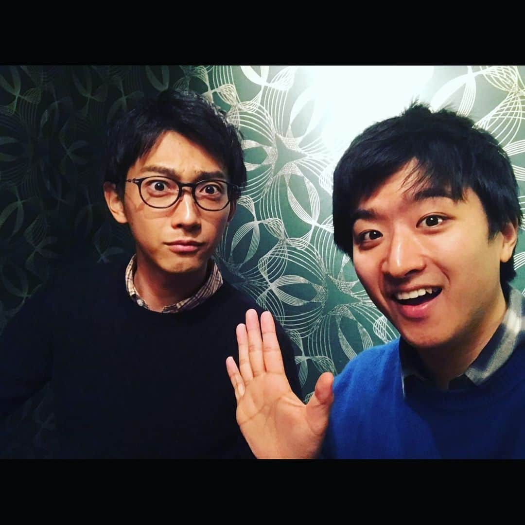 藤井弘輝(ふじいこうき) のインスタグラム：「同期の上中アナが競馬G1実況デビューしました。 #ヴィクトリアマイル #努力の賜物 #素晴らしい実況でした #彼の声は一級品です #同期の誇り #お疲れ様 #写真は2017 #わっっっっっっかい」