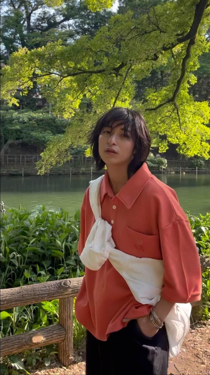 上野一稀のインスタグラム：「・ orange. ・ ・ ・ ・ ・ ・ ・ ・ ・ ・ ・ ・ ・ ・ #ポロシャツコーデ #ポロシャツ #オレンジカラー #オレンジコーデ #春服コーディネート #春服コーデ #春服コーデ #春夏コーデ #メンズファッションコーディネート #メンズファッションコーデ #ユニセックスファッション #ユニセックスコーデ #半袖コーデ」