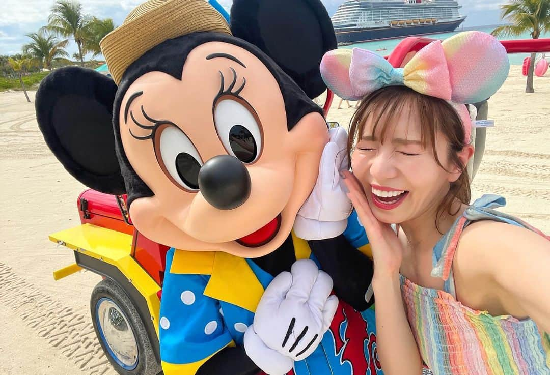 あいにゃんさんのインスタグラム写真 - (あいにゃんInstagram)「ディズニー・クルーズラインのウィッシュ号に 初乗船〜〜〜っ💙🫧⚓️  "ディズニー好きが最後に行き着くのはここ！" と言われていて本当に...？😒💭と思ってたけど めちゃくちゃ楽しくて最高で ディズニーの魔法に溢れていて💫💫 想像を超える空間、時間でした🚢💗💕🌈✨✨  今日YouTubeをアップしたので、 実際どうなの..？と思っているそこのあなた🙌 動画を見ればディズニークルーズの実態がわかります⚠️💗  🔍 『AINYANTUBE』 で検索してね！  なんと70分SP！特番です！笑 お時間ある時に観てみてね👀💗  #ディズニークルーズ#ディズニークルーズライン#ディズニーウィッシュ#ウィッシュ号#海外ディズニー#キャスタウェイケイ#ディズニーワールド#海外旅行#夫婦コーデ#ディズニーコーデ#新婚旅行#夢が叶う場所 #disneycruise#disneycruiseline#dcl#castawaycay」5月14日 21時04分 - ainyan_0302