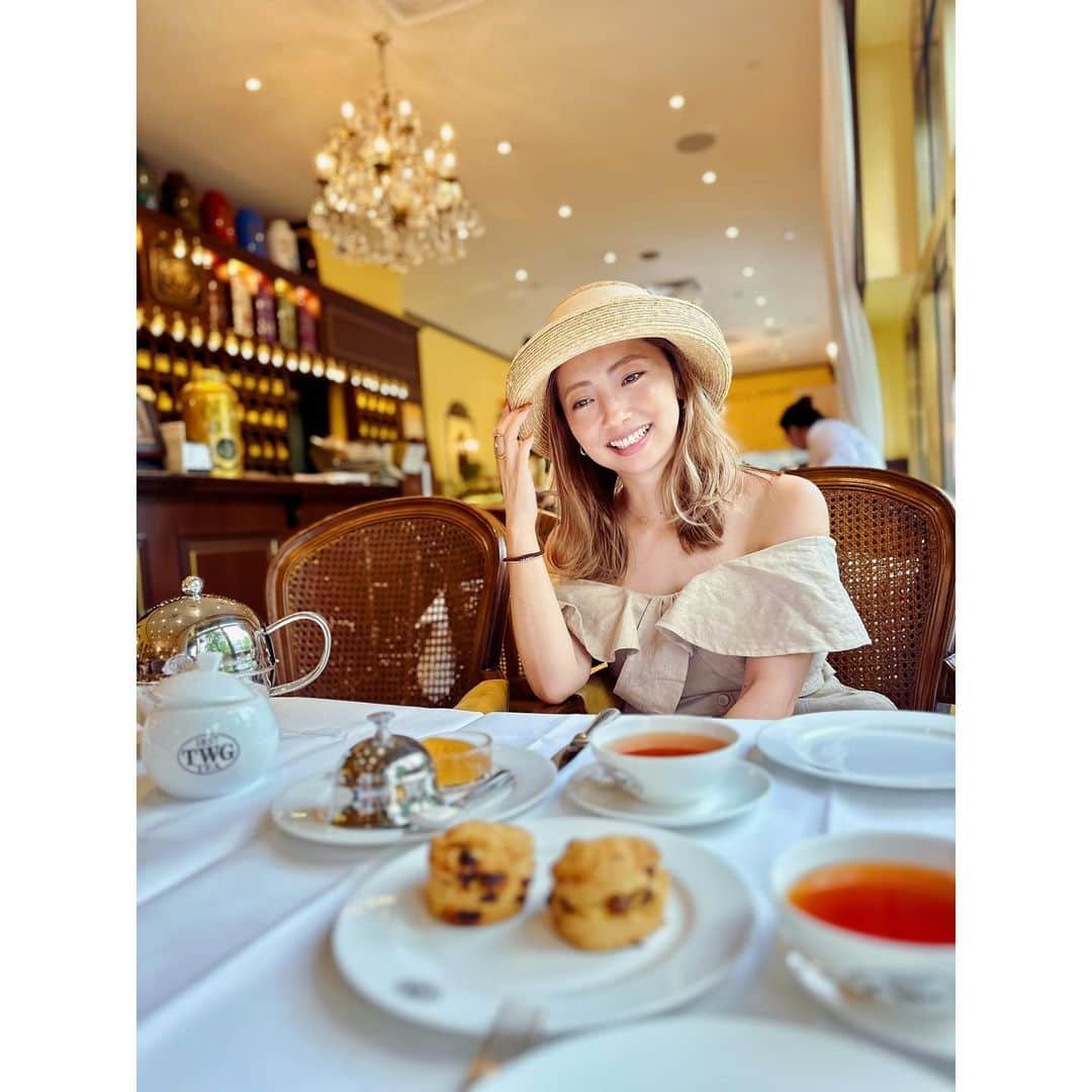 栗原佐知子さんのインスタグラム写真 - (栗原佐知子Instagram)「✴︎ 姫とtea time🫖💕 . . #Singapore #vacation #outfit #fashion #ootd #coordinate #stylepost #ootd_cob #instafashion #estellak #chapeaudo #コーディネート #コーデ #今日のコーデ #ファッション #エステラケー #シャポードオー #シンガポール #🇸🇬」5月14日 21時01分 - sachiko__kurihara