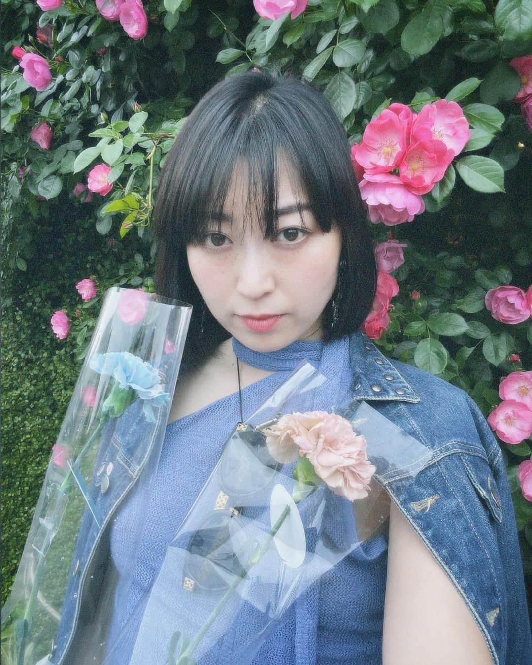 中里亜美のインスタグラム：「世界中のお母さんへ🌹 母の日おめでとうございます🥰  #happymothersday  #母の日 #superthanks」