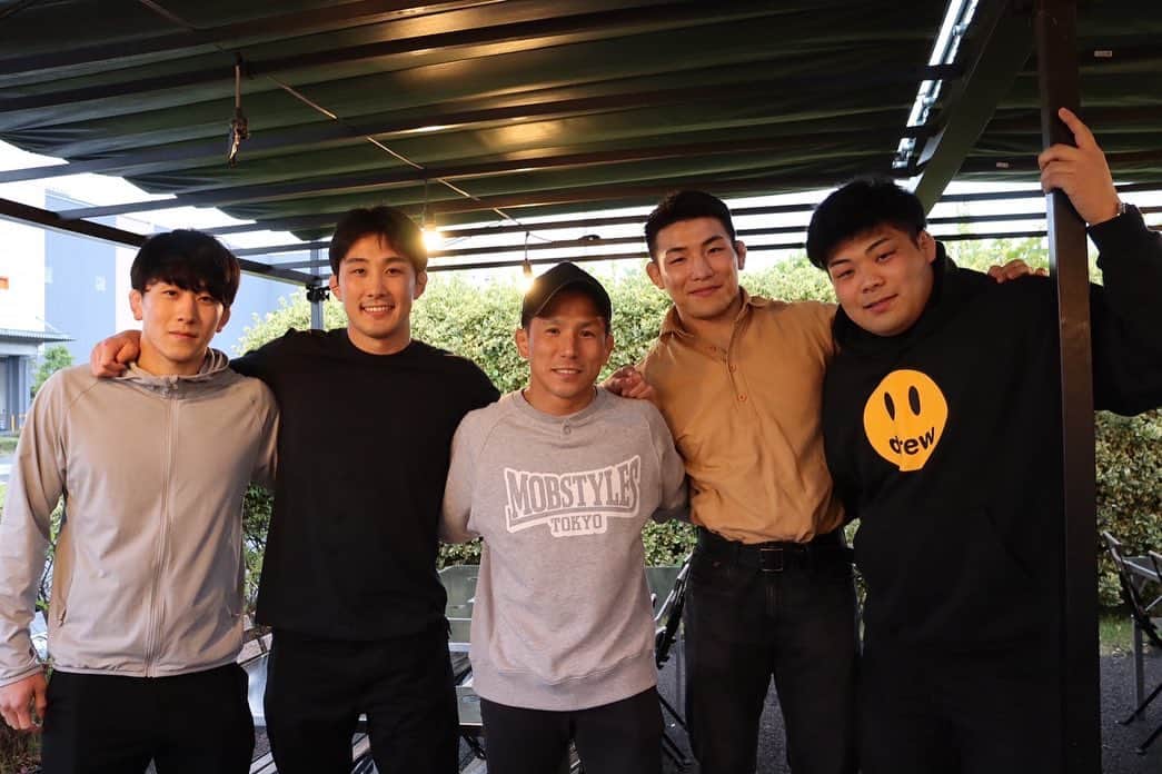 乙黒拓斗のインスタグラム：「team🔥  I dined with the team.」