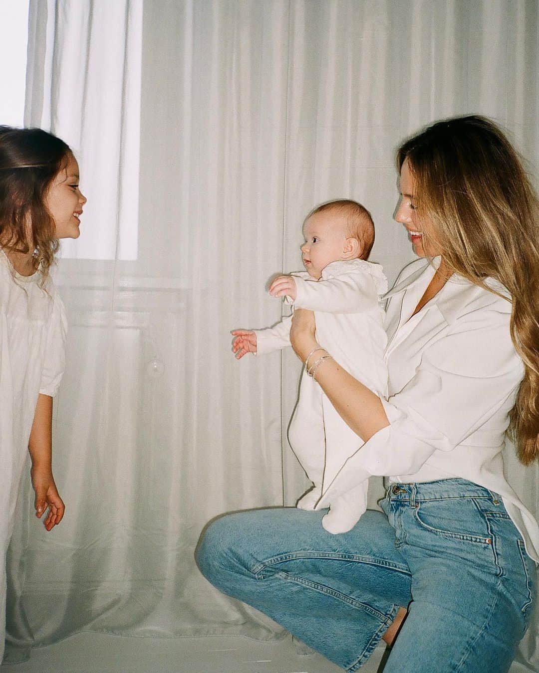 Mathilde Goehlerのインスタグラム：「Happy Mother’s Day ♥️ Being your mother is my greatest gift, best feeling and my purpose ♥️」