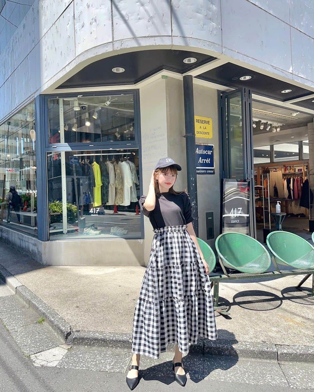 のインスタグラム：「🧢❤︎  shooting for @anmille.official 💞 ガーリーにキャップってかわいい🥹  私は2枚目と最後のコーデがタイプっ  #me #tbt #shooting #anmille #cap #girly #キャップ #キャップコーデ #ガーリー #大人ガーリー」