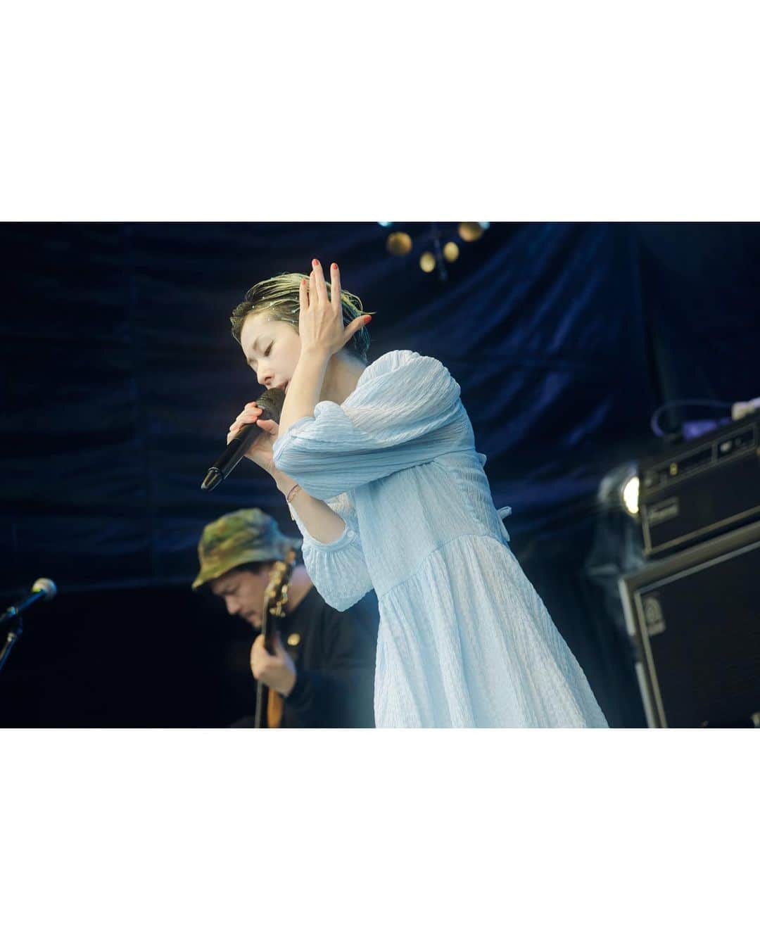 木村カエラのインスタグラム：「FUJI & SUN'23 DAY 2  @kaela_official & @mahitothepeople___gezan   Photo by Hide Watanabe @sumhide  #fjsn #木村カエラ @fjsnjp」