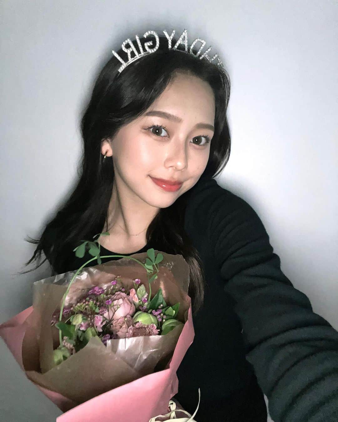 のインスタグラム：「𝐁𝐢𝐫𝐭𝐡𝐝𝐚𝐲 𝐆𝐢𝐫𝐥 ❤︎」