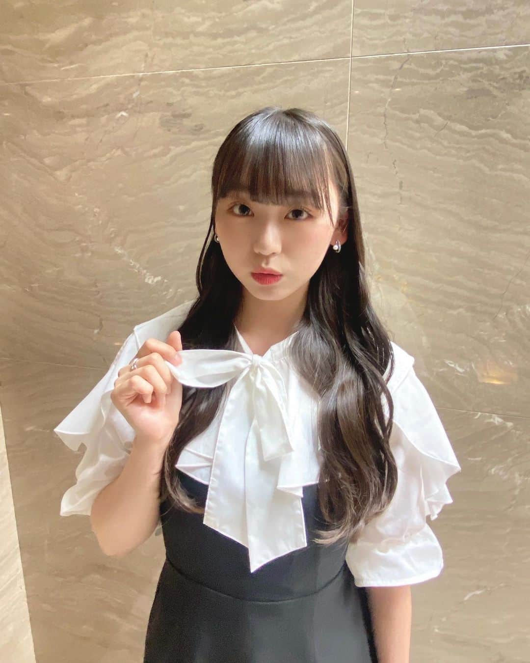 泉綾乃さんのインスタグラム写真 - (泉綾乃Instagram)「こういう服装が1番好き🤍🖤  #私服 #白黒 #白黒コーデ #モノクロコーデ #grl #ワンピース」5月14日 21時27分 - _anon_1122