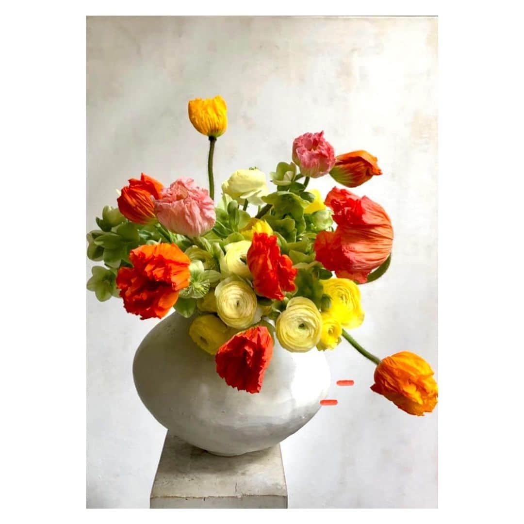 リカのインスタグラム：「Happy Mothers Day❤️   The Rika Studio's team wish you a wonderful Sunday together.  Celebrating this special day with a beautiful flower arrangement of poppies from Castor Fleuriste, one of our favourite florists in Paris for you all mothers . @castorfleuriste   #happymothersday #💛#❤️#🩷#💚#🩵#🤎#🧡#💙#🩶#🤗」