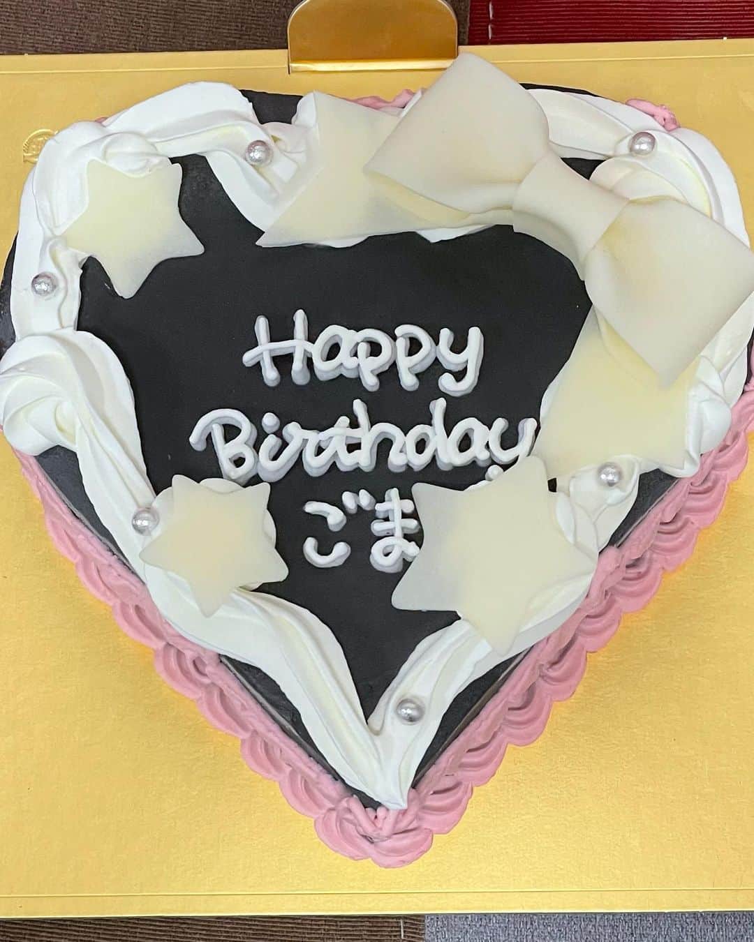 荒武凜香さんのインスタグラム写真 - (荒武凜香Instagram)「実は私のペットのごましおちゃんがもうすぐお誕生日と言うことで、一足お先にお祝いしました💖🎉  @cakewith_tokyo #cakewith_PR #うさぎのいる暮らし #うさぎ #誕生日 #ケーキ #ペット」5月14日 21時39分 - rinkaisme
