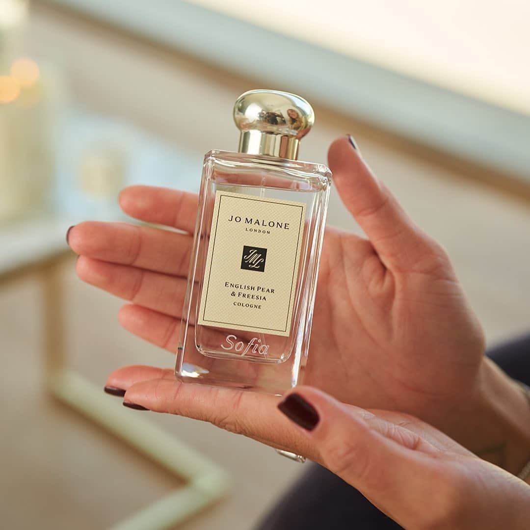 Jo Malone Londonさんのインスタグラム写真 - (Jo Malone LondonInstagram)「‘The first time I fell in love with Jo Malone London was in my husband’s parents’ house. They burn it constantly… cut to now and it’s exclusively the only thing we burn in our house’ – @sofiarichiegrainge」5月14日 21時33分 - jomalonelondon