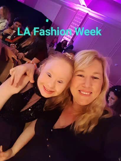 マデリン・スチュアートのインスタグラム：「Mums ❤️」