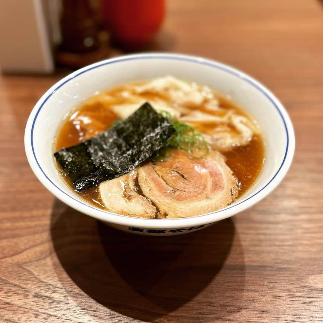 桜井誠のインスタグラム：「先日食べて衝撃を受けた、支那そばや、鵠沼の味 新横浜ラーメン博物館で明日15日まで。 必食です。」