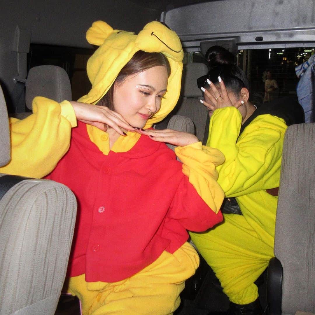 高橋ららのインスタグラム：「🐻🍯🐝」