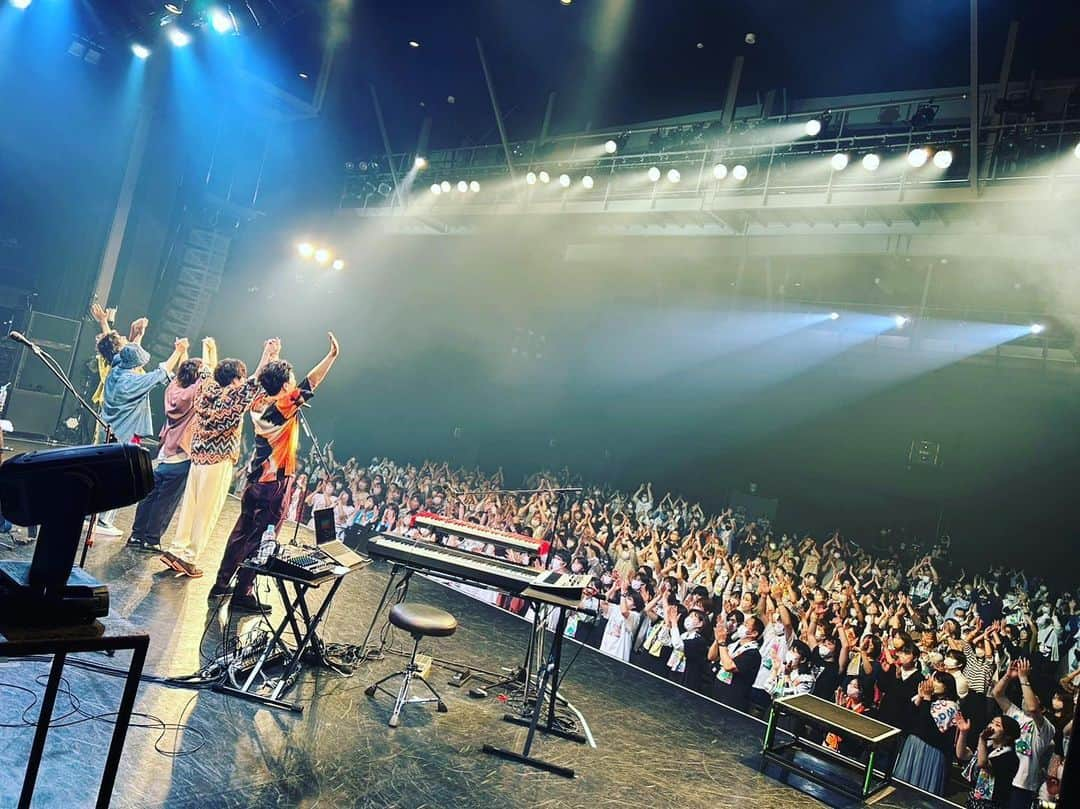 因幡始さんのインスタグラム写真 - (因幡始Instagram)「ライブハウスツアー宮城公演、終了しました！ 前回仙台PITでやった時も感じたけど、この会場はステージ上からお客さんの表情がよく見える👀 めっちゃ楽しんでもらえてたようでとっても嬉しかったです。 観に来てくれた皆様、どうもありがとうございましたー！！！ 楽しかったので、今日はいい夢が見れそうです🛌」5月14日 21時48分 - wacci_key_hajime