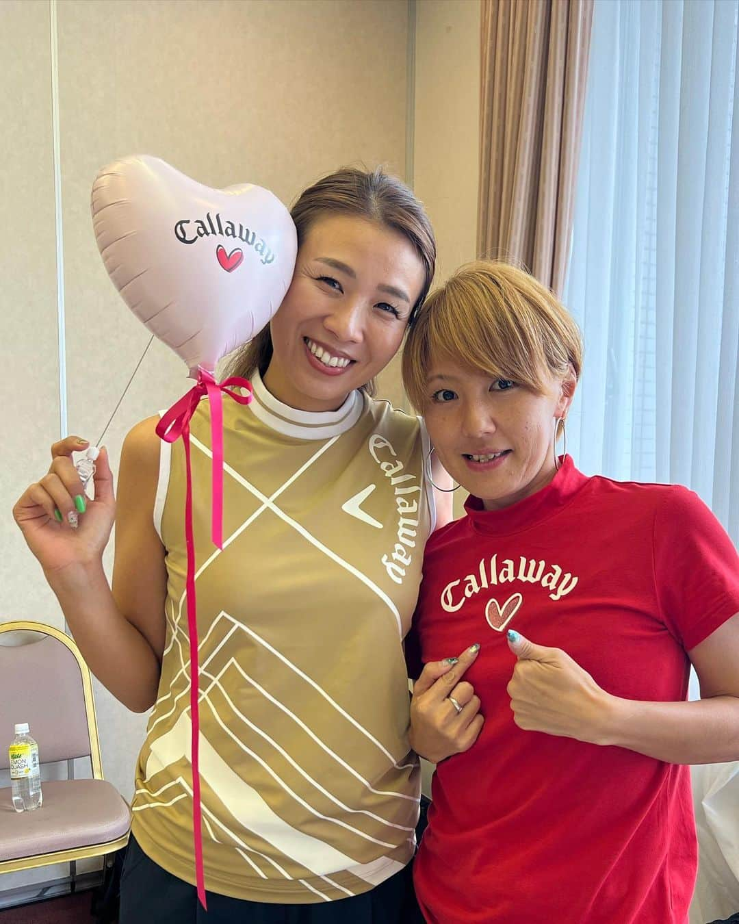 サブさんのインスタグラム写真 - (サブInstagram)「@curucuru_golf   ✖️ @love_callaway  Trial Festival❤️〜パラダイムと変わろう〜  イベントに参加してきました🙋♪  ラウンド前にドライビングレンジでパラダイムの試打ができたり、パラダイムを使ってラウンドやショートホールチャレンジができたり❤️ とにかく、思いっきりパラダイムを体感することができるイベントでした😊👏  ウェアはもちろん @love_callaway で参加してきたよ❤️ この、赤いモックネックが可愛いって沢山DM頂いてありがとうございます😊 この日のスタッフTシャツとして、キュルキュルの皆さんも着用してましたよ😆🙌  @callawaygolf_japan  #キャロウェイ #キャロウェイアパレル  #キャロウェイゴルフ  #キャロウェイ女子  #キャロウェイコーデ  #キャロウェイパラダイム #パラダイム #パラダイムシフト #イベント #女子イベント #キュルキュル #curucuru_golf  #レディース #レディースファッション  #レディースゴルフ #レディースゴルフウェア  #golf #golflife  #golfwear」5月14日 21時58分 - sabu_golf