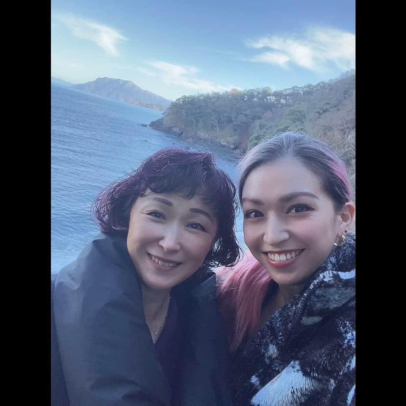 ダンドイ舞莉花のインスタグラム：「母の日💕  Happy Mother’s Day🌹  これからもたくさん一緒に旅行したり、舞台観に行ったりしようね😌  いつもありがとう🫶🏻  #mothersday #happymothersday #母の日 #ありがとう #感謝 #thankyou #mom #momsarethebest」