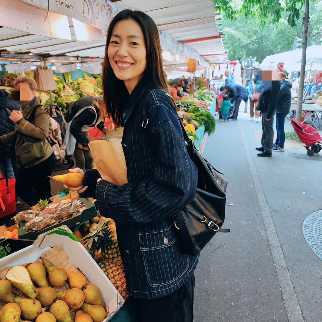 リウ・ウェンのインスタグラム：「Paris Spring Diaries 📔」