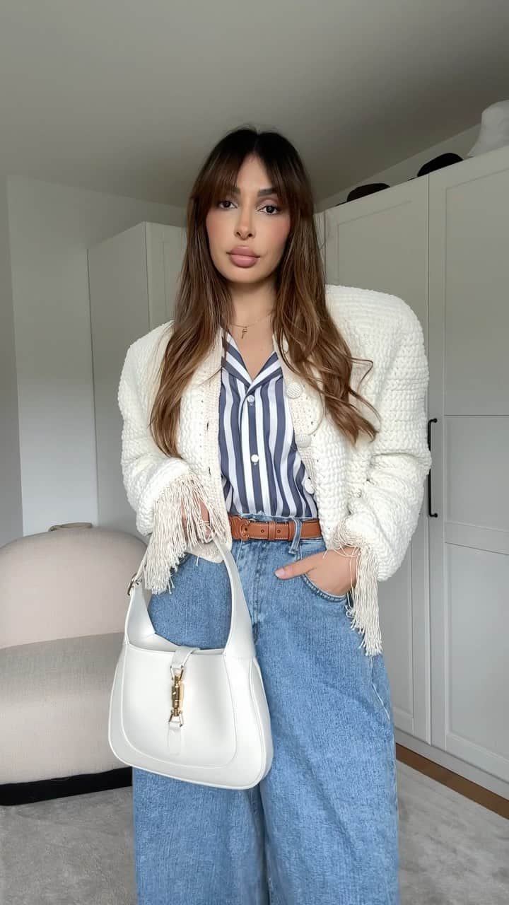 sananasのインスタグラム：「[GRWM] Aujourd’hui on va goûter chez des copains ☕️ Vous me conseillez de leur ramener quoi comme pâtisseries ? D’ailleurs en toute objectivité, je sais que vous serez honnête avec moi👀Est-ce que Cédric Grolet 🥐 ça vaut le détour ou c’est juste beau sur instagram 😅? J’ai vraiment besoin de savoir parce que ses reels me tuent d’envie et je n’ai toujours pas goûté 🤤   ✖️Details (liens en story) Veste @magdabutrym  Chemise @celine  Jeans @thefrankieshop  Ceinture @celine  Bottines @andotherstories  Sac Jackie 1961 @gucci」