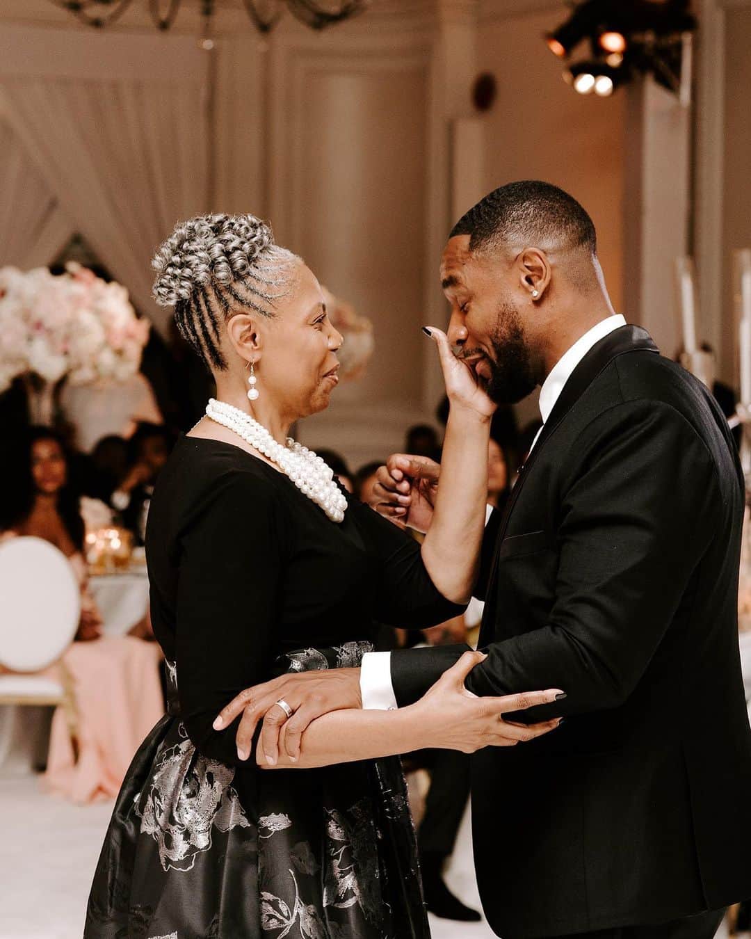 タンクのインスタグラム：「I was crying cause i was just happy to be dancing with my mom..🥲 I’m a product of tough love and i wouldn’t have it any other way. I love you @popsugar4real and i thank you for always praying for me. Without your love and those prayers only God knows where i would be! 💙💙💙💙💙💙💙」