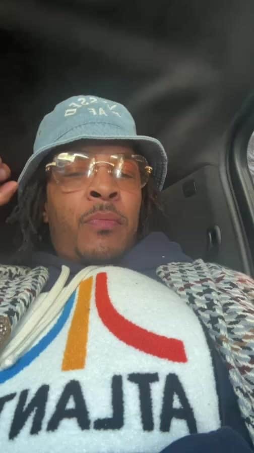 T.I.のインスタグラム：「Happiest of Mother's Day's to each and all who truly deserve it. 💐🌺🌷🌸🌻🌹💜💙💙💛❤️🤍」