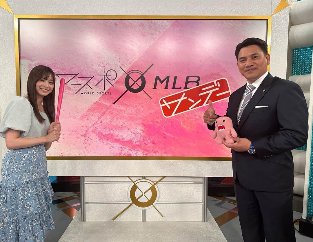 井口資仁のインスタグラム：「ワースポ×ＭＬＢサンデー⚾️  今日もご視聴ありがとうございました 母の日という事で今日はピンク仕様  明日も ワースポ×ＭＬＢ よろしくお願いします。  #井口忠仁 #井口資仁 #ワースポ #ワースポxmlb  #ワースポxmlbサンデー  #母の日 #菊池柚花」