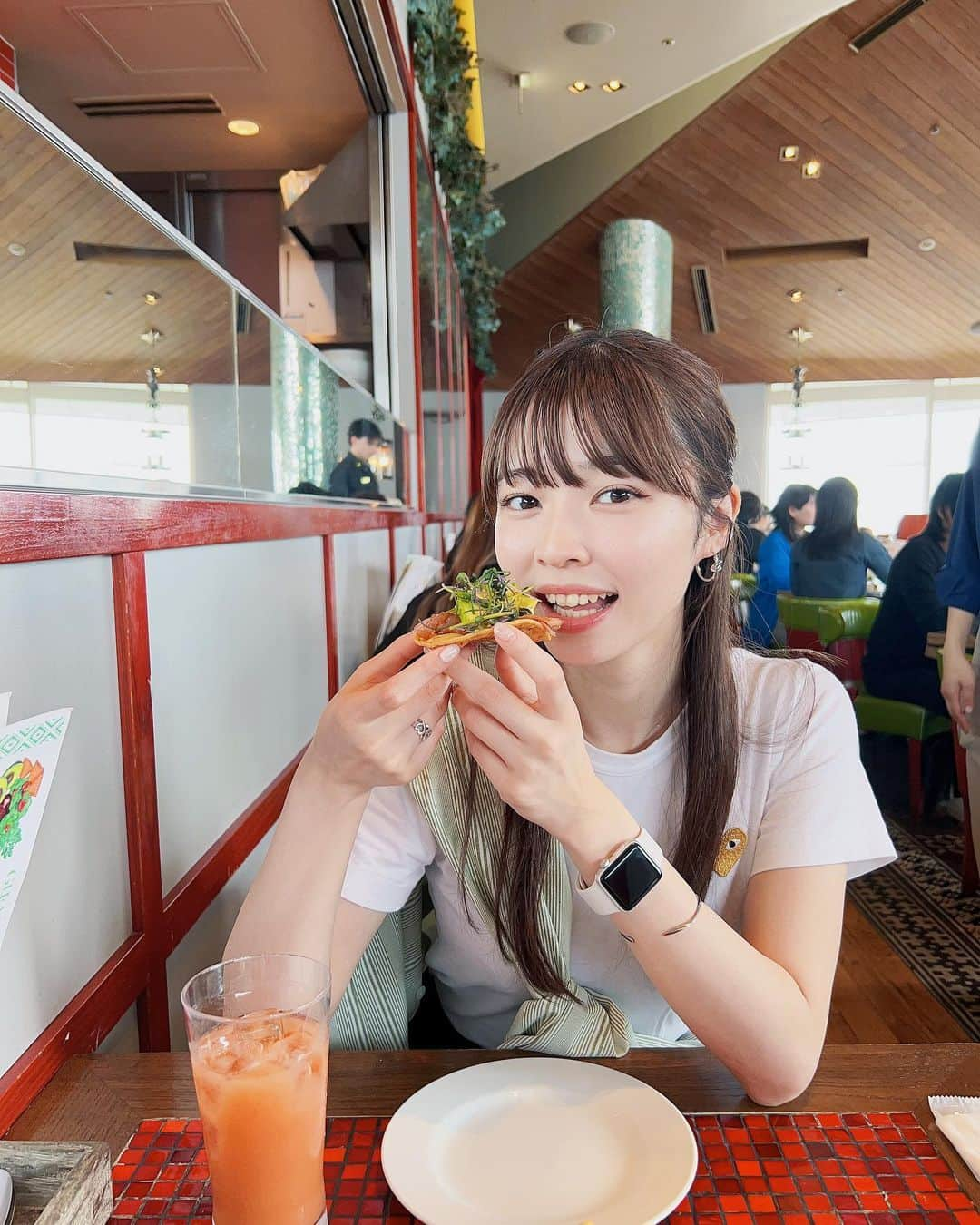 齋藤万莉奈のインスタグラム：「代官山のメキシカンで英会話教室してもらった🌞」