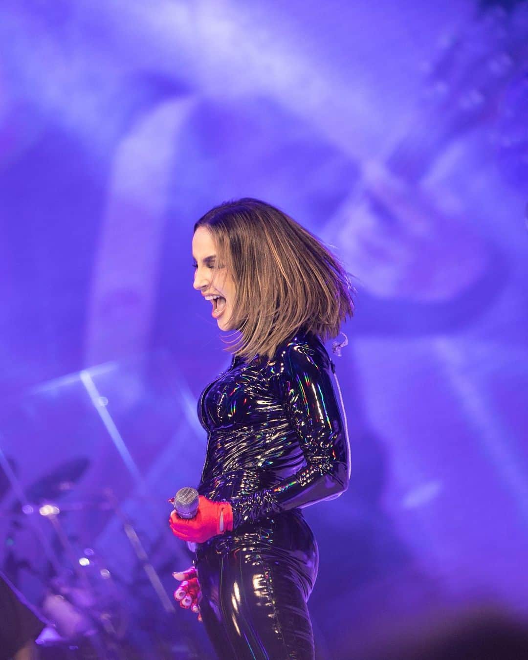 Claudia Leitteのインスタグラム：「Foi massa, @porschecupbrasil! Evento lindão!!! O frio de São Paulo? Nem sentimos! Rsrsrs… E salve a nossa eterna Rita Lee!❤️‍🔥🤘」
