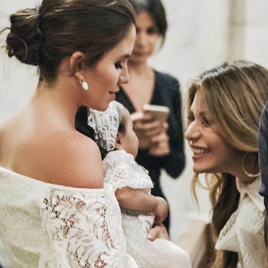 Motives Cosmeticsのインスタグラム：「From makeup tips to life lessons, you've taught me so much and I'm grateful for every moment. Love you to the moon and back ❤️ Amber @lorenridinger」
