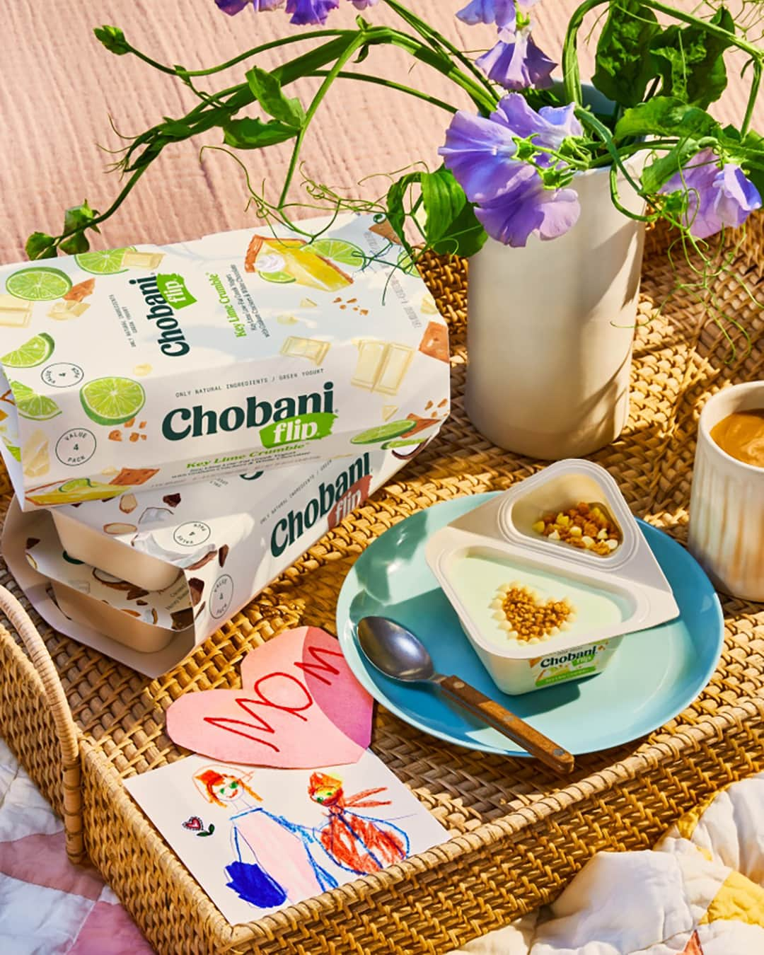 Chobaniさんのインスタグラム写真 - (ChobaniInstagram)「Tag your mom or someone who loves you like one. #MothersDay 💗」5月14日 23時00分 - chobani