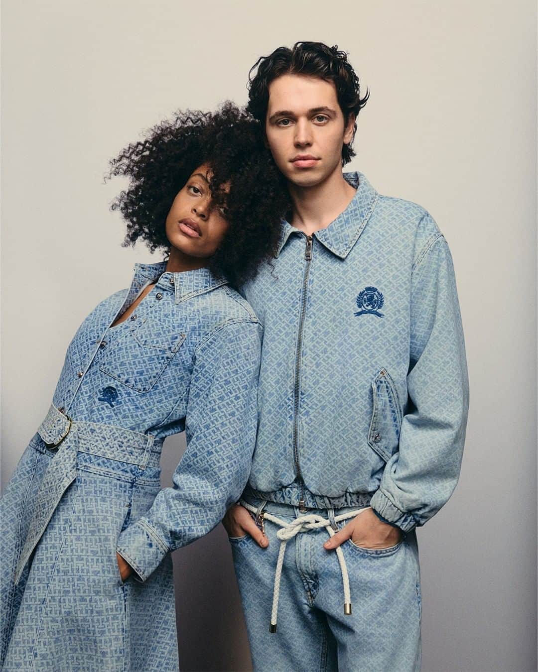 Tommy Hilfigerのインスタグラム：「Denim, approved. Make a statement this summer with our laser-imprinted TH Monogram styles. #TommyHilfiger #THMonogram」