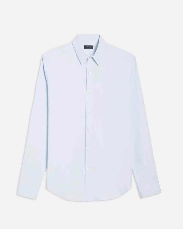 セオリーのインスタグラム：「A gift for the grad: Receive a free Fitted shirt—valued at $195—in seasonless, stretch Good Cotton with your purchase of a signature suit.」