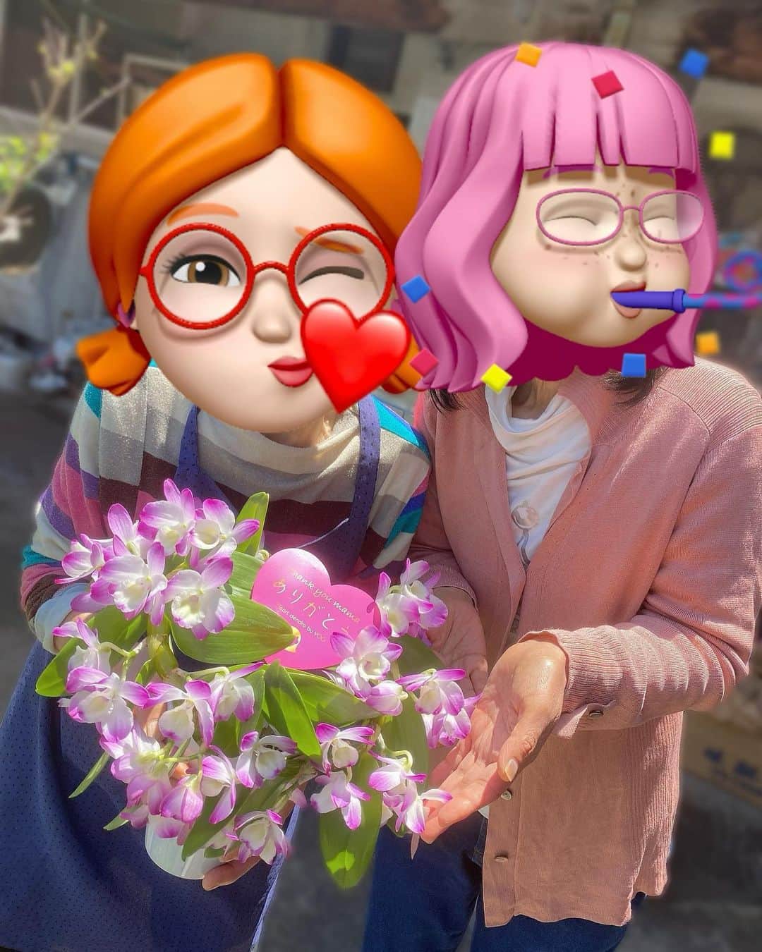 横山天音さんのインスタグラム写真 - (横山天音Instagram)「おばあちゃんもお母さんも私の宝物です☺️家族みんないつも笑顔で元気に過ごせますように😊珍しいハート型の蘭！かわちちい🫶  #母の日#母の日ギフト #母の日プレゼント #横山天音 #お母さん #お母さんありがとう#happymothersday #tiktok#instagood#photooftheday#photography#happy #follow#like4like#travel #instagram」5月14日 23時09分 - amagon5546