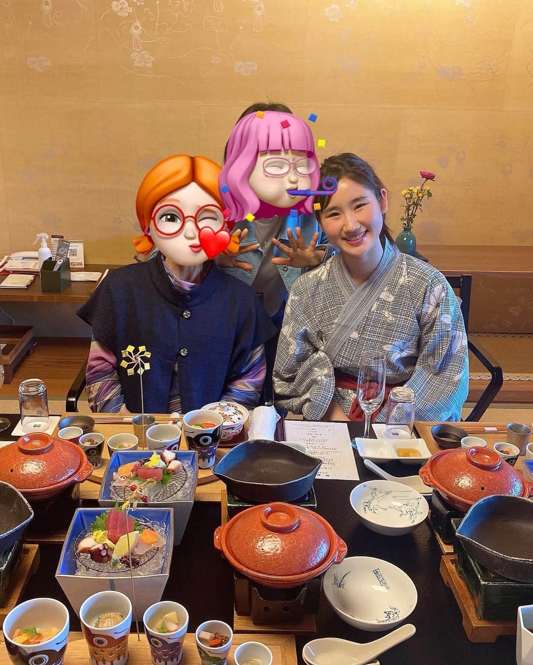 横山天音さんのインスタグラム写真 - (横山天音Instagram)「おばあちゃんもお母さんも私の宝物です☺️家族みんないつも笑顔で元気に過ごせますように😊珍しいハート型の蘭！かわちちい🫶  #母の日#母の日ギフト #母の日プレゼント #横山天音 #お母さん #お母さんありがとう#happymothersday #tiktok#instagood#photooftheday#photography#happy #follow#like4like#travel #instagram」5月14日 23時09分 - amagon5546
