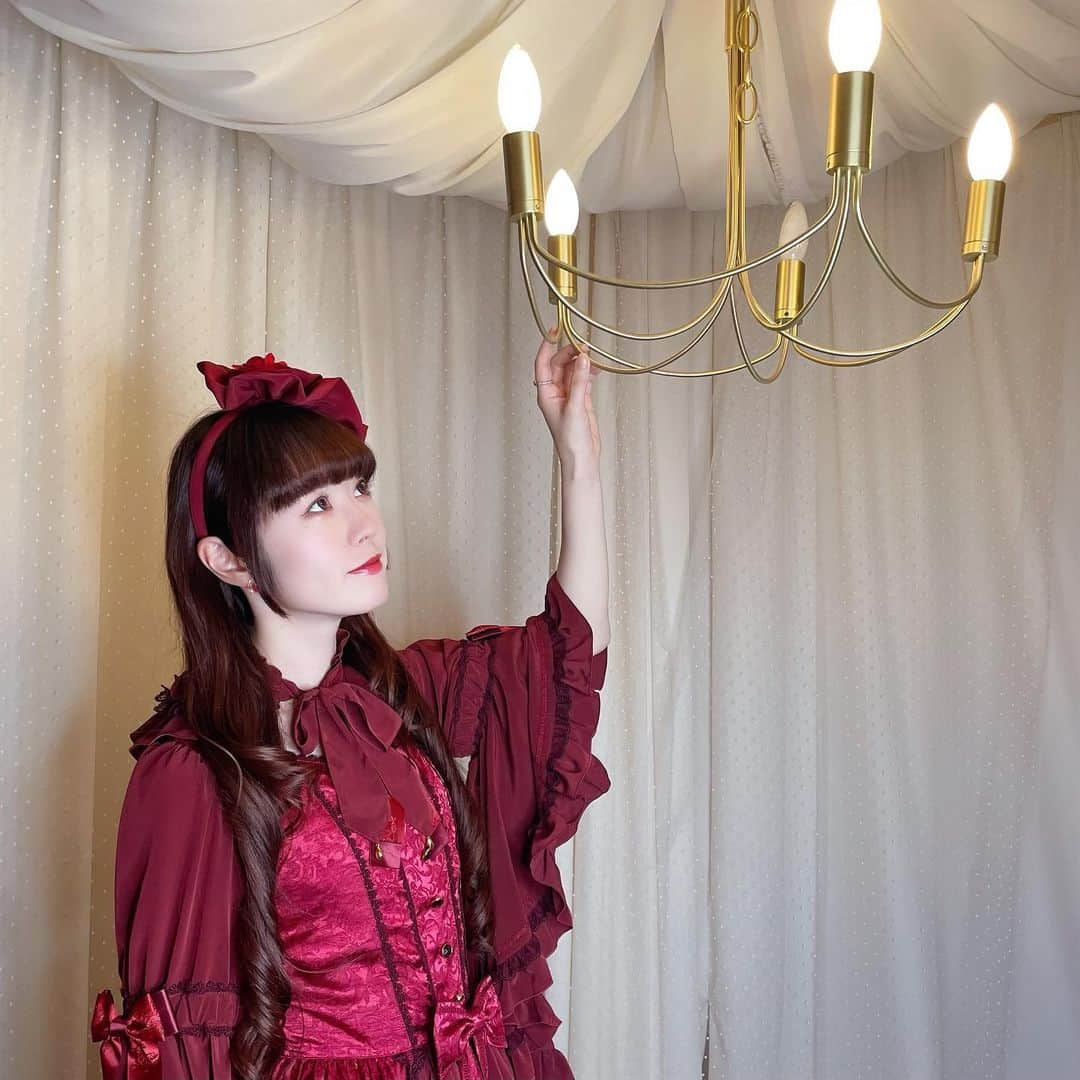 永井杏樹のインスタグラム：「  💡⠜  #metamorphose #metamorphosetempsdefille #メタモルフォーゼ #ロリータ #ロリータファッション #ロリータ服 #ロリータコーデ  #lolita #girl #lolitafashion #lolitadress #lolitaoutfit #cute #kawaii #kawaiifashion #japanesegirl #jfashion #idol #アイドル #永井杏樹」