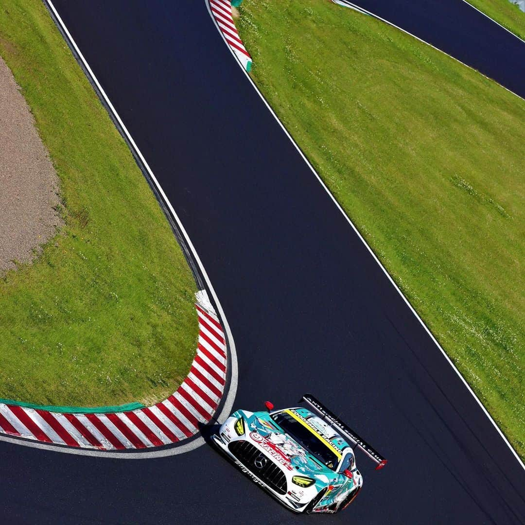 ピエール北川のインスタグラム：「📷 #SUPERGT  GT300 TESTDAY No.4 グッドスマイル 初音ミク AMG」