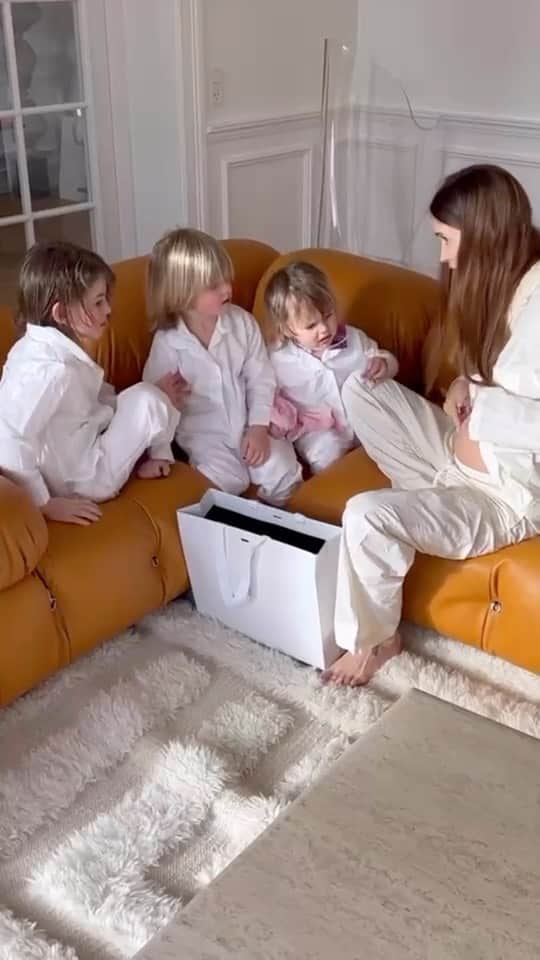 ペニーレ・タイスベックのインスタグラム：「From the Day we told our boys that they will be getting a baby sister💗🎀💞🩷 Wait for Billy’s reaction😭♥️」